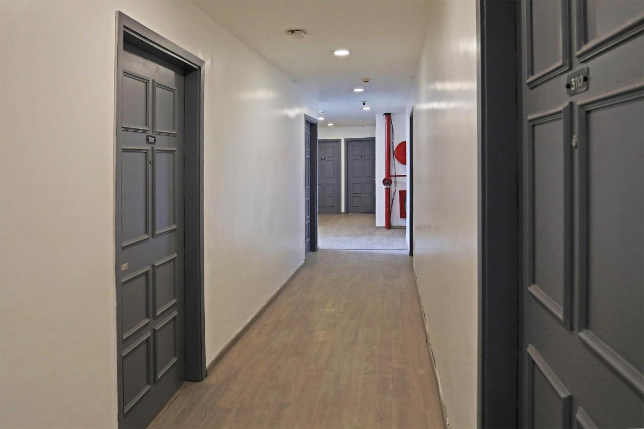 Hotel Yellow Chilli Britannia Chowk- Couple Friendly Local Id Accepted New Delhi Extérieur photo