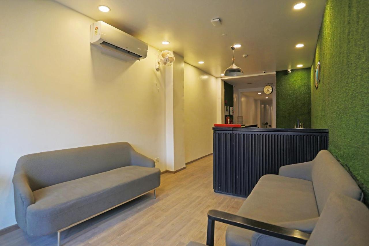 Hotel Yellow Chilli Britannia Chowk- Couple Friendly Local Id Accepted New Delhi Extérieur photo