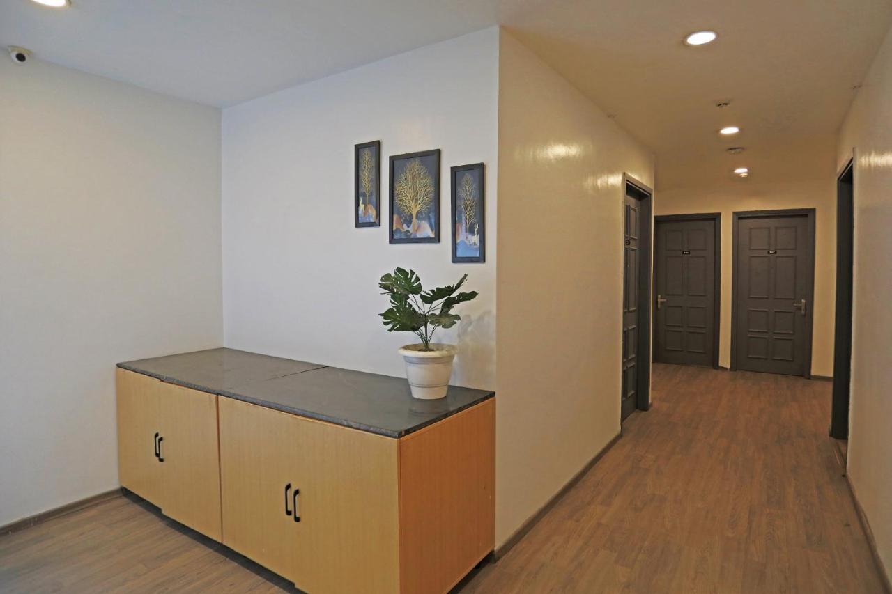Hotel Yellow Chilli Britannia Chowk- Couple Friendly Local Id Accepted New Delhi Extérieur photo