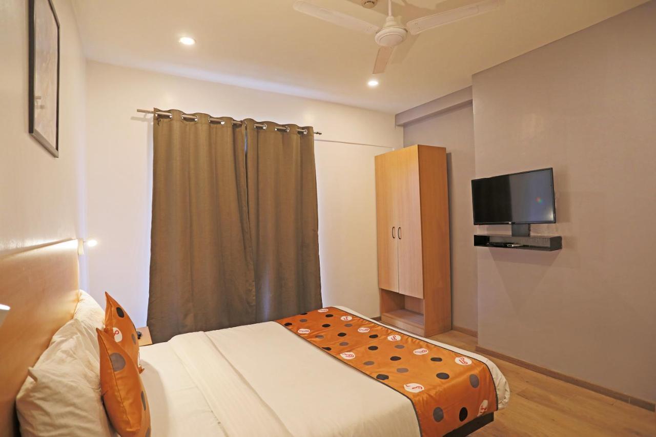 Hotel Yellow Chilli Britannia Chowk- Couple Friendly Local Id Accepted New Delhi Extérieur photo